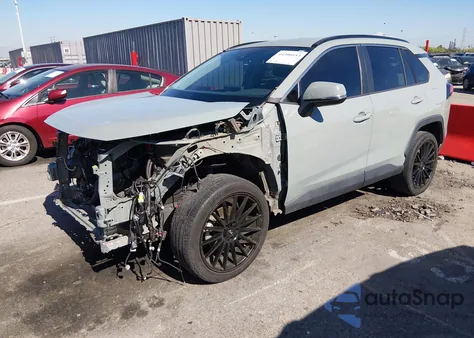 2020 Toyota Rav4 Xle z USA, uszkodzony, nr VIN 2T3W1RFV6LW097185